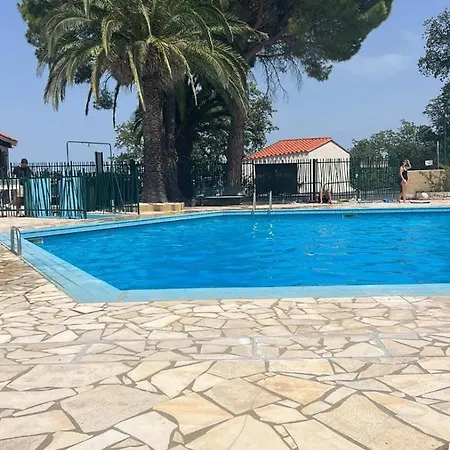 Belle Maison Lila Jade Avec Superbe Vue A 180 Degres Piscine Partagee Nyaraló