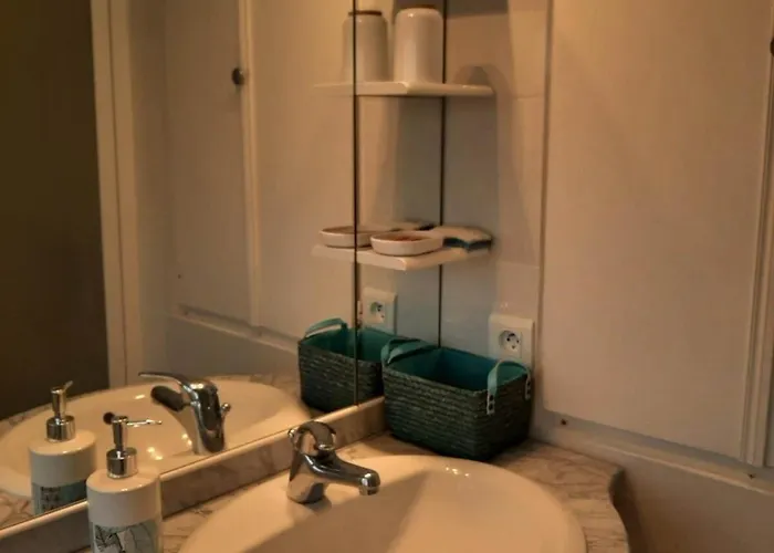 Casa de Férias Belle Maison Lila Jade Avec Superbe Vue à 180 Degrés Piscine Partagée