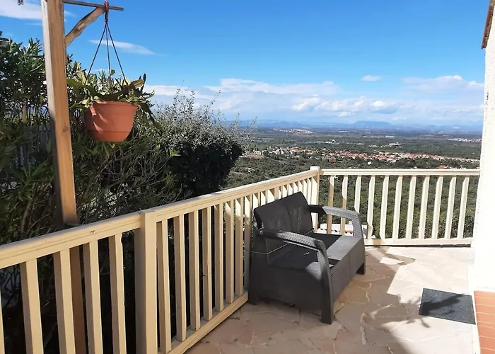 Casa de Férias Belle Maison Lila Jade Avec Superbe Vue à 180 Degrés Piscine Partagée